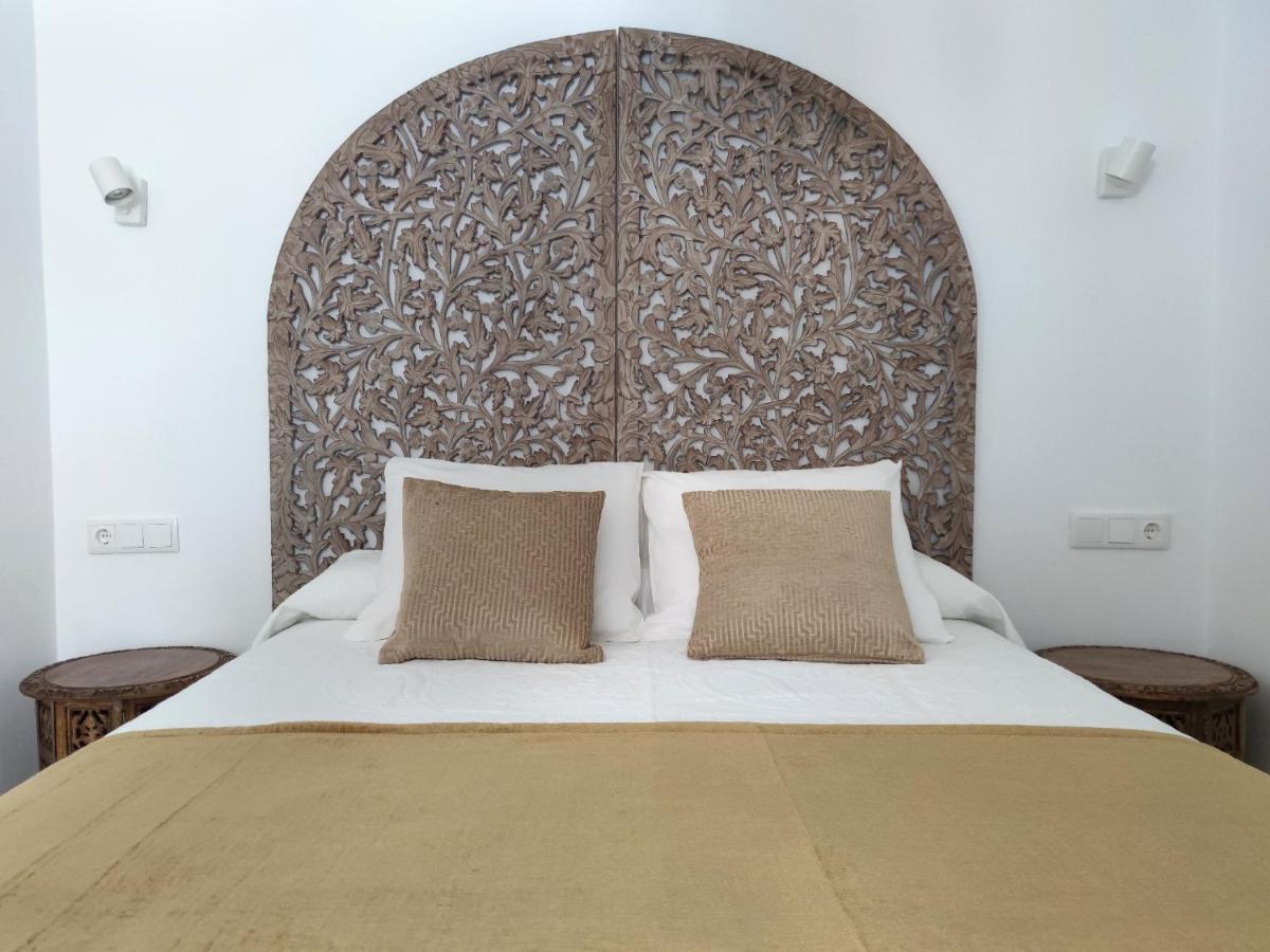 La Posada De Lola - Adults Only Hotel Bolonia Bagian luar foto
