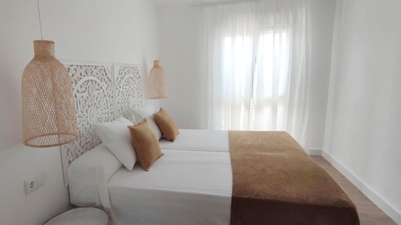 La Posada De Lola - Adults Only Hotel Bolonia Bagian luar foto