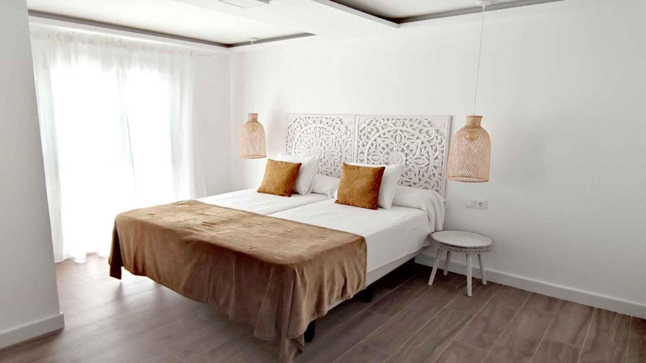La Posada De Lola - Adults Only Hotel Bolonia Bagian luar foto