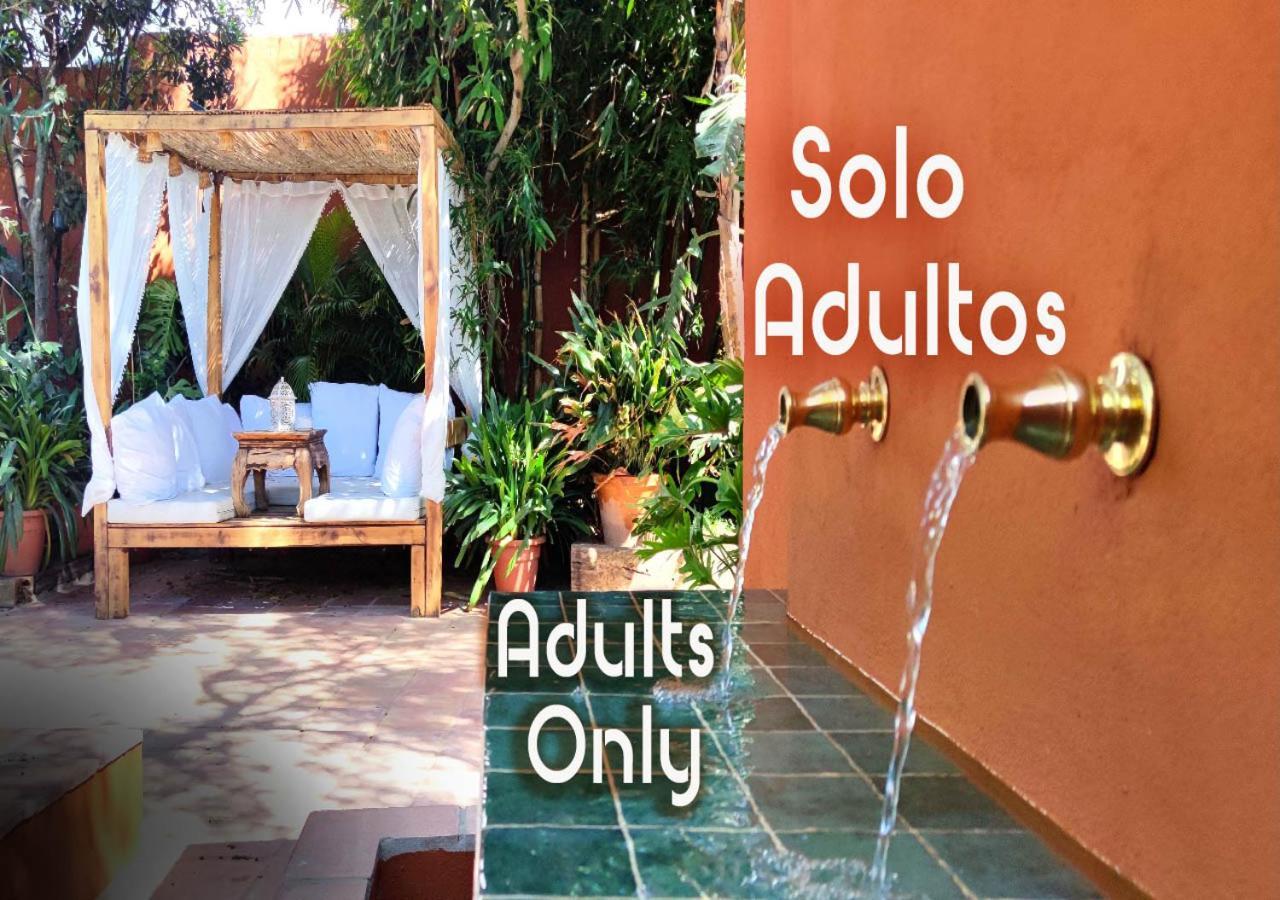 La Posada De Lola - Adults Only Hotel Bolonia Bagian luar foto